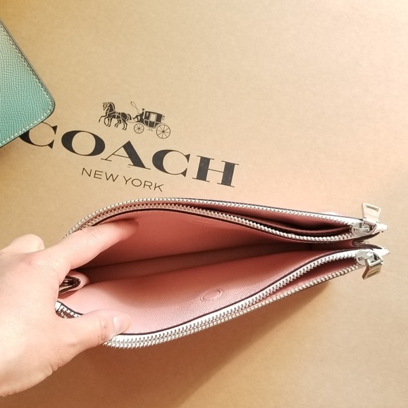 🚫SOLD🚫NWT COACH OMBRE WRISTLET PHONE WALLET - Picture 4 of 8